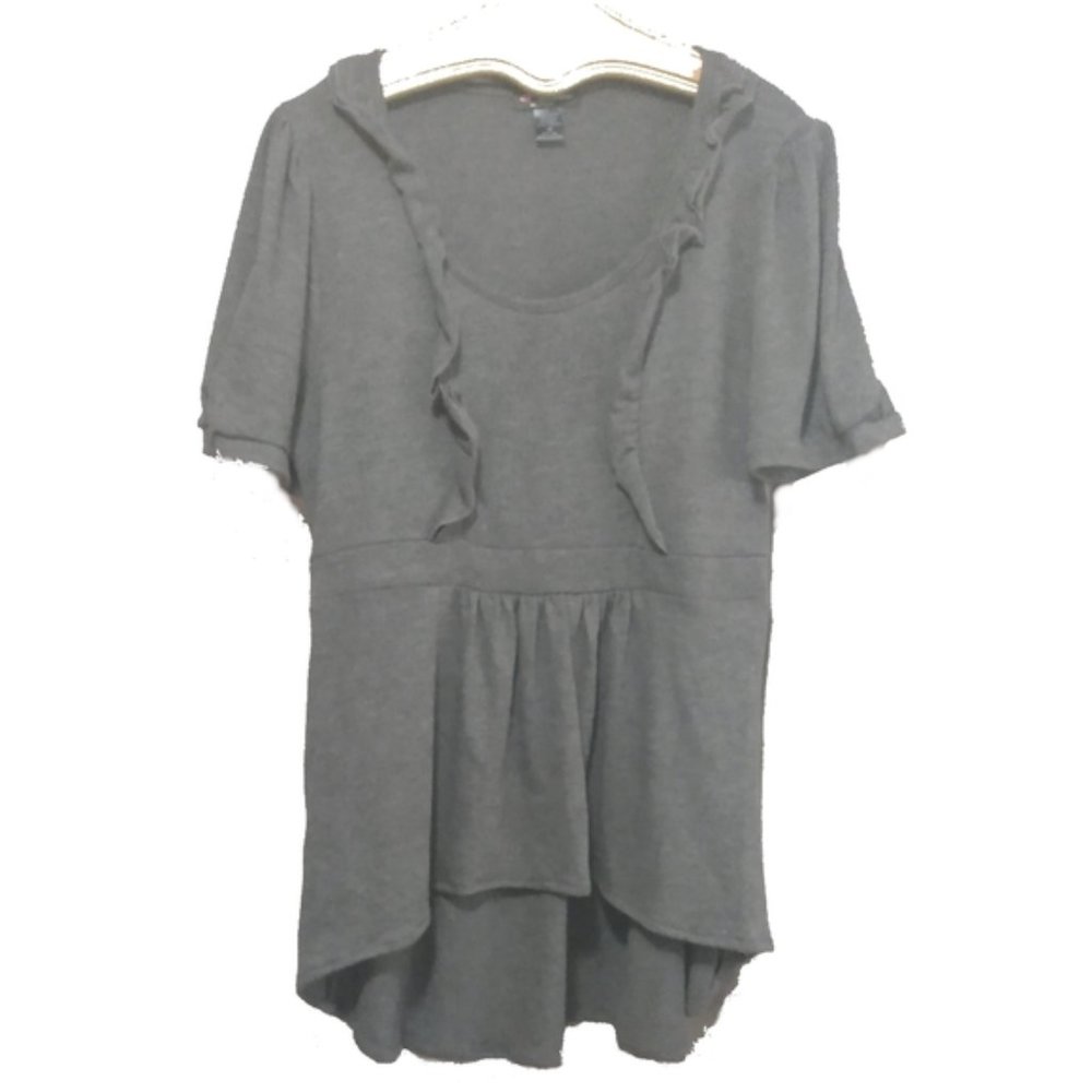 Love Delirious Los Angeles Grey Ruffle Top 2X